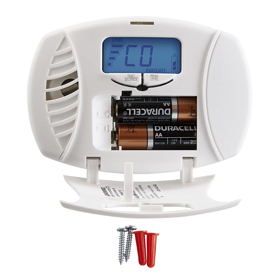 First Alert Plug in Carbon Monoxide Alarm with Digital Display