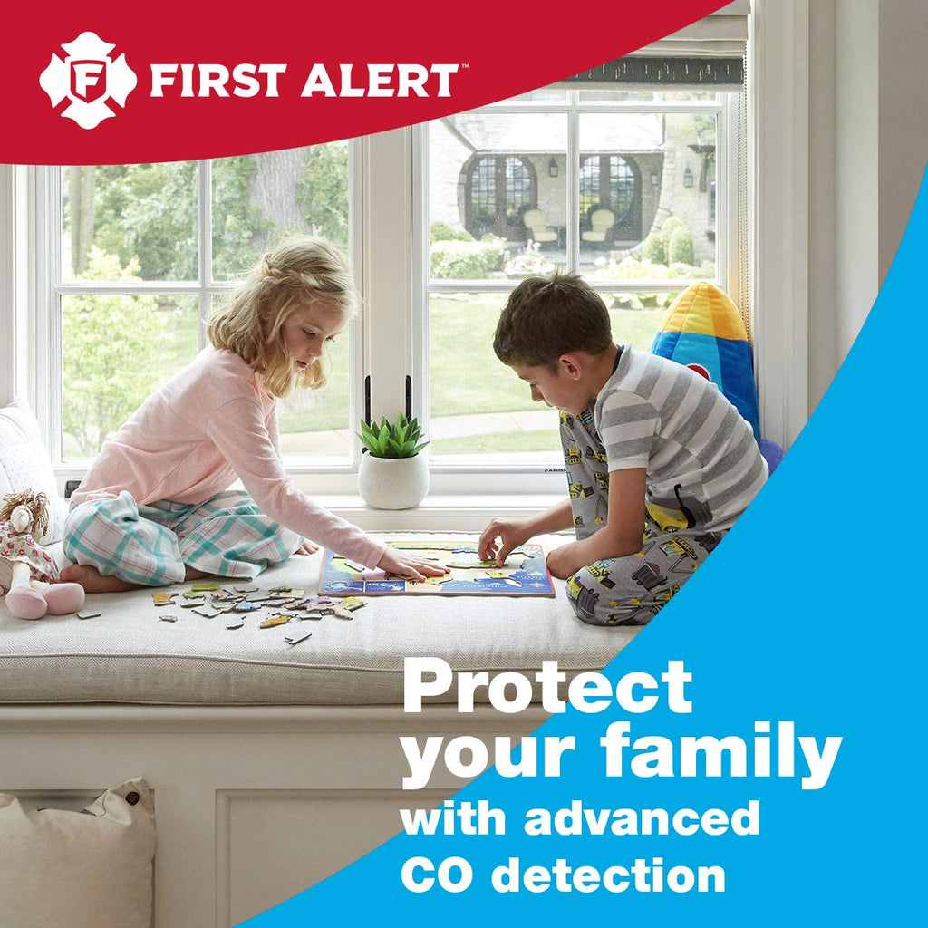 First Alert Plug in Carbon Monoxide Alarm with Digital Display